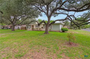 451 Burges St, Seguin, TX 78155 - Photo 3