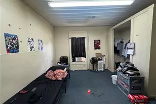 400 Grimes St, Cuero, TX 77954 - Photo 15