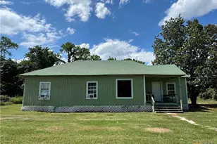 400 Grimes St, Cuero, TX 77954 - Photo 1