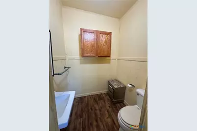 400 Grimes Street, Cuero, TX 77954 - Photo 9