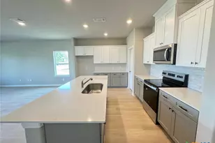 607 W Bayshore Dr, Palacios, TX 77465 - Photo 19