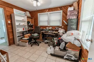 216 Prospect St, Seguin, TX 78155 - Photo 7