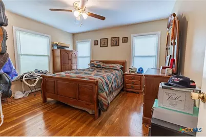 216 Prospect Street, Seguin, TX 78155 - Photo 17