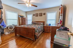 216 Prospect St, Seguin, TX 78155 - Photo 17