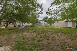 216 Prospect St, Seguin, TX 78155 - Photo 19