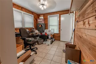 216 Prospect St, Seguin, TX 78155 - Photo 9