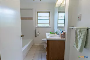 216 Prospect St, Seguin, TX 78155 - Photo 15