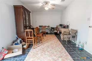 216 Prospect St, Seguin, TX 78155 - Photo 5