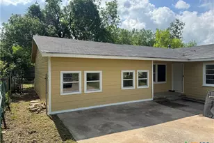 1315 S 51st St, Temple, TX 76504 - Photo 3