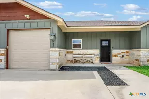 145 Navarro Xing, Seguin, TX 78155 - Photo 27