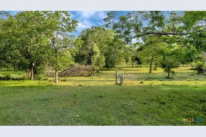 000 San Antonio River Road, Victoria, TX 77905 - Photo 23