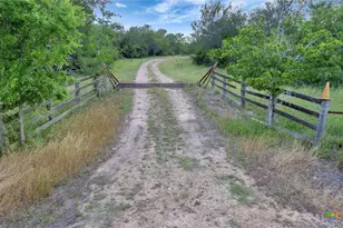 000 San Antonio River Rd, Victoria, TX 77905 - Photo 41
