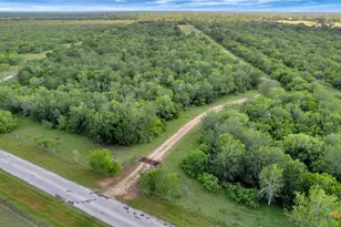 000 San Antonio River Rd, Victoria, TX 77905 - Photo 45