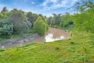 000 San Antonio River Rd, Victoria, TX 77905 - Photo 15