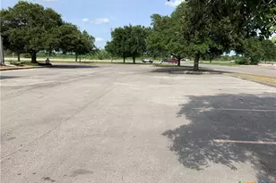 1012 Schriewer, Seguin, TX 78155 - Photo 7