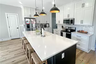 701 S Hudson St, Flatonia, TX 78941 - Photo 5