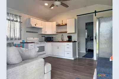 1008 W Dallas Avenue, Seadrift, TX 77983 - Photo 11