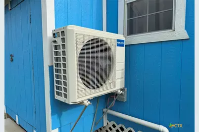 1008 W Dallas Avenue, Seadrift, TX 77983 - Photo 23