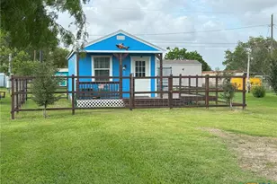 1008 W Dallas Ave, Seadrift, TX 77983 - Photo 7