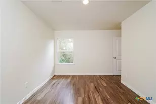 613 S 24th St, Temple, TX 76501 - Photo 11