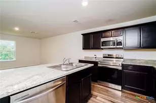 613 S 24th St, Temple, TX 76501 - Photo 7