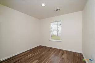 613 S 24th St, Temple, TX 76501 - Photo 13