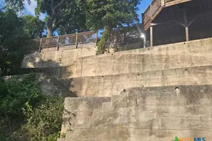 263 E Garden St, New Braunfels, TX 78130 - Photo 3