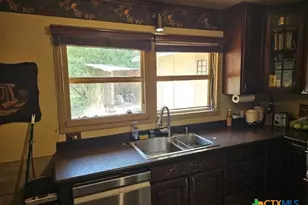 263 E Garden St, New Braunfels, TX 78130 - Photo 9