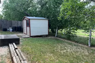 529 Guerra Ln, Gonzales, TX 78629 - Photo 23