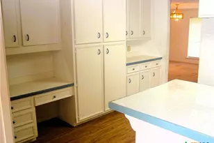 306 Woodway Dr, Victoria, TX 77904 - Photo 15