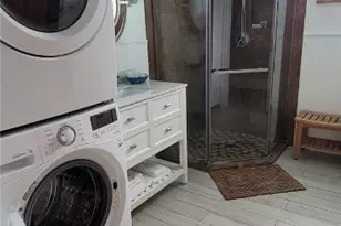 101 E Saint Louis Ave, Seadrift, TX 77983 - Photo 17