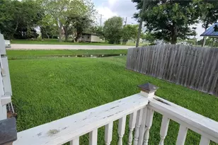 101 E Saint Louis Ave, Seadrift, TX 77983 - Photo 19