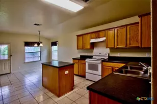 219 Starling Creek, New Braunfels, TX 78130 - Photo 5