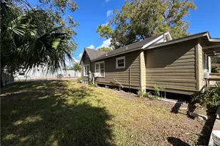 1511 E Constitution St, Victoria, TX 77901 - Photo 13