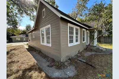 1511 E Constitution Street, Victoria, TX 77901 - Photo 3