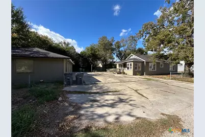 1511 E Constitution Street, Victoria, TX 77901 - Photo 9
