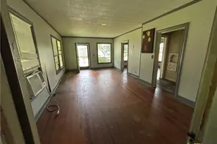 1511 E Constitution St, Victoria, TX 77901 - Photo 13