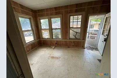 1511 E Constitution Street, Victoria, TX 77901 - Photo 25