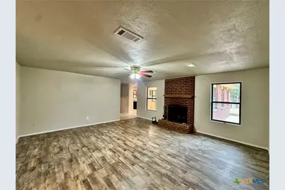 677 County Road 3081, Lampasas, TX 76550 - Photo 17