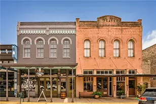 122 E Main St, Cuero, TX 77954 - Photo 1