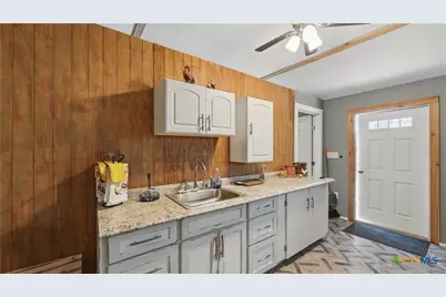 15521 E Highway 90, Kingsbury, TX 78638 - Photo 39