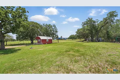 15521 E Highway 90, Kingsbury, TX 78638 - Photo 45