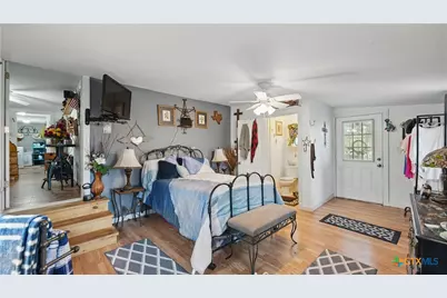 15521 E Highway 90, Kingsbury, TX 78638 - Photo 5