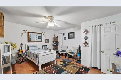 15521 E Highway 90, Kingsbury, TX 78638 - Photo 23