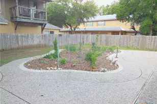 1641 Kuehler Ave, New Braunfels, TX 78130 - Photo 23