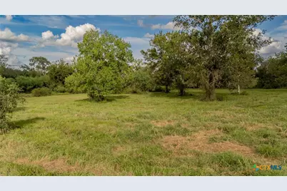 338 Robinhood Rd, Victoria, TX 77905 - Photo 1