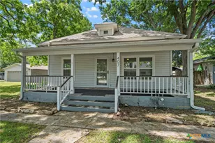 407 E 7th St, Cameron, TX 76520 - Photo 7