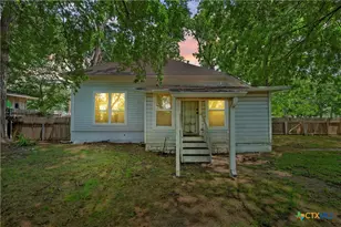 407 E 7th St, Cameron, TX 76520 - Photo 31