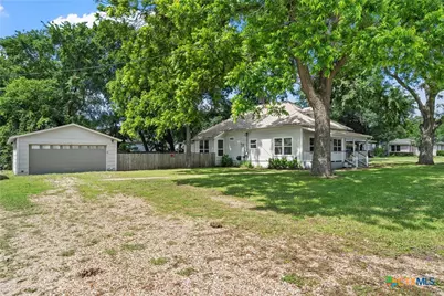 407 E 7th Street, Cameron, TX 76520 - Photo 5
