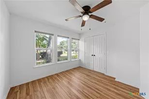 407 E 7th St, Cameron, TX 76520 - Photo 19